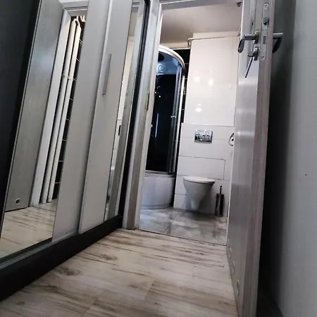 Apartament Grochowa Sky Tower 아파트 *